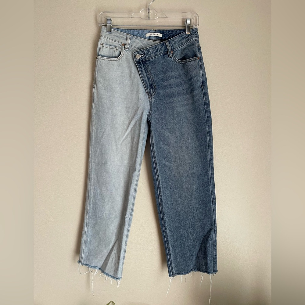 Pacsun 90's Boyfriend Rare Two Toned Denim Jeans Size 26 asymmetrical button fly